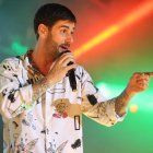 Melendi, ayer noche en el Auditorio Municipal de Ponferrada en su gira ‘Quítate las gafas’. L. DE LA MATA