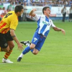 Jonatan Valle, que acabó fundido, fue sustituido en la segunda mitad por Berodia.