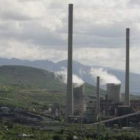 Una imagen panorámica de la central térmica de Compostilla II, en Cubillos, a pleno funcionamiento