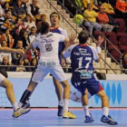 Krivochlykov espera el pase de Buntic incrustado entre la defensa manchega.