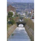 El Ayuntamiento quiere cubrir este canal como en Flores del Sil