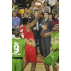 Barnes juega observado por Jareño, dos hombres que no encajaron bien