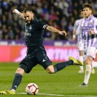 Benzema lideró la remontada del equipo madridista con dos goles consecutivos en la segunda parte del encuentro. NACHO GALLEGO