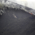 Uno de los focos de Tágara, donde se intensificaban ayer las labores de extinción.