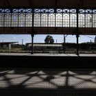 La marquesina de la vieja estación de tren de León, hoy en desuso
