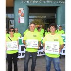 Agricultores y bodegueros, ante la Junta en el 2011.