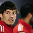 David Silva y Raúl Albiol (detrás), durante la rueda de prensa que han ofrecido en Curitiba, localidad donde está concentrada 'la Roja'.