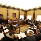 Concejales del Ayuntamiento de León en un pleno.