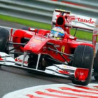 Fernando Alonso durante la jornada de entrenamientos libres en el circuito de Spa.
