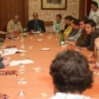 La imagen recoge un momento de la conciliación celebrada entre la plantilla y el consejero de la Cul