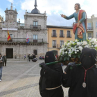 La procesión conmemorativa del 200 aniversario de San Juanín recorrió el casco antiguo.