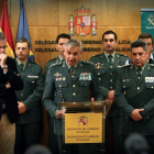 El coronel de la Unidad Central Operativa (UCO) de la Guardia Civil, Manuel Sánchez Corbí, en el centro. /