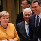 Encuentro entre Pedro Sánchez y Angela Merkel en Bruselas.