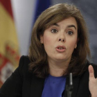 La vicepresidenta del Gobierno, Soraya Sáenz de Santamaría, en rueda de prensa tras el Consejo de Ministros.