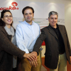 Aurora Flórez, Tino Rodríguez y Graciliano Palomo, en la sede del PSOE leonés ayer.