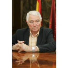 Enrique Gil abandona el PP.