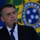 El presidente de Brasil, Jair Bolsonaro, en la firma del Decreto de la Nueva Reglamentacion del Uso de Armas y Municiones.