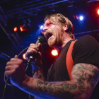 Jesse Hughes, de Eagles of Death Metal, en el concierto con el que ha iniciado su gira europea en Estocolmo.