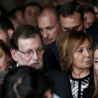 De Cospedal, Rajoy, Villalobos y Pastor, a la salida del tanatorio. MANUEL BRUQUE