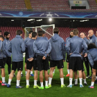 Los jugadores del Real Madrid, durante el entrenamiento del equipo celebrado en San Paolo en Nápoles.