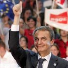 Zapatero acudió ayer a un mitin a la localidad asturiana de Langreo