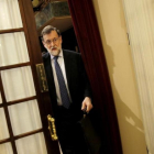Mariano Rajoy entra al hemiciclo de Congreso, durante el pleno de este miércoles.