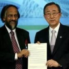 Ban Ki-moon junto al presidente del grupo de expertos de Cambio Climático, Rajendra Pachauri