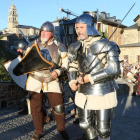 Dos participantes en la recreación histórica. L. DE LA MATA