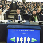 Miembros del Partido Popular Europeo durante la votación. PATRICK SEEGER