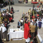 Las dos cofradías de Santa Lucía, en la procesión de la Resurrección el pasado año.