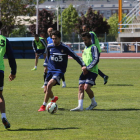 Jonathan Ruiz, junto a Sobrino, está en disposición de jugar mañana ante el Alcorcón.