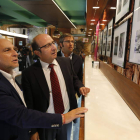 Un instante en la inauguración de la muestra. RAMIRO