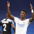 Vinicius aspira a convertirse en un ídolo del madridismo. JUANJO MARTÍN