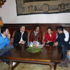Carme Chacón, con los trabajadores de Elmar.