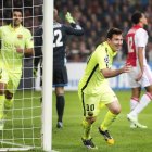 Leo Messi muestra su alegría tras marcar el 0-2 durante el partido que les enfrentó al Ajax