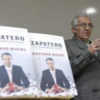 Gustavo Bueno, durante la presentación de su libro sobre Zapatero en octubre del 2006.
