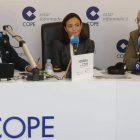 Carlos Herrera, Berta Barrero y Pablo López Vega, ayer en el programa en la estación de León.