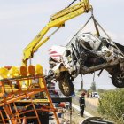 na persona falleció y otras dos resultaron heridas hoy en el choque de un camión que transportaba gasoil y una furgoneta de mantnimiento de la autopista, a la altura de la localidad de Villadangos del Páramo, en el punto kilométrico 14 de la AP-71, en sen