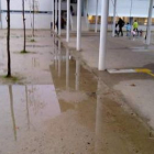 Los días de lluvia el patio queda inutilizado por la abundancia de charcos.