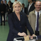 Le Pen vota en Henin-Beaumont (norte).