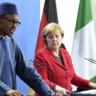 Buhari (izquierda) y la cancillera Merkel, en Berlín, este miércoles.