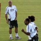 El brasileño luchará por un puesto en el once inicial con Van Nistelrooy