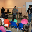 Los americanos mantuvieron charlas con los alumnos de centro de Valles de Boñar