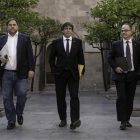 Carles Puigdemont, Oriol Junqueras y Jordi Turull antes de la reunion de Govern de hoy.