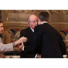 Don Juan Carlos y doña Sofía con el Rey y la princesa Leonor. BALLESTEROS