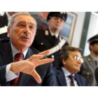 El Fiscal Antimafia italiano, Piero Grasso, ofrece una rueda de prensa sobre la última operación.