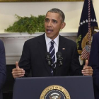 Obama (centro), junto a Biden (derecha) y Kerry, en la Casa Blanca, este viernes.