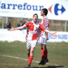 Álvaro celebra el segundo gol del Puente Castro que culminaba la goleada ante el Bouzas.