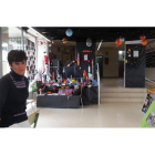 Aspecto que tiene el colegio con la exposición de todos los trabajos de los alumnos.