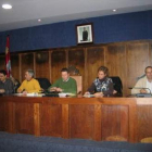 El presidente Pedro Cañón (centro) junto a la directiva.
